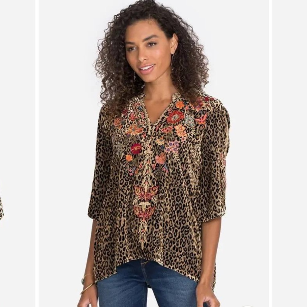 JOHNNY WAS TALINE EASY V-NECK TOP